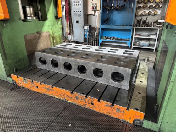 モッシーニ 400トンプレス