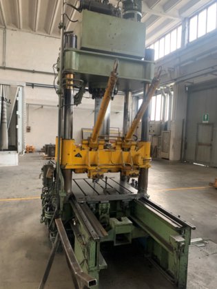 TCS 100トンダイテスター