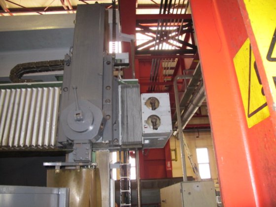 TITAN 车床型号 D33 CNC