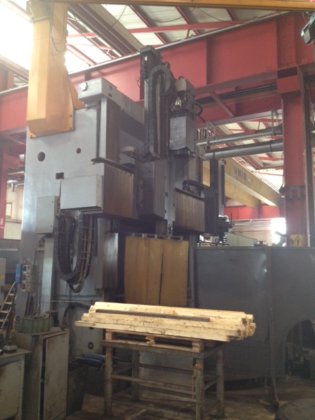TITAN 车床型号 D33 CNC