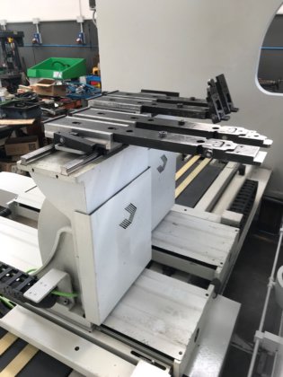 WARCOM OPERA 350-40 压力机