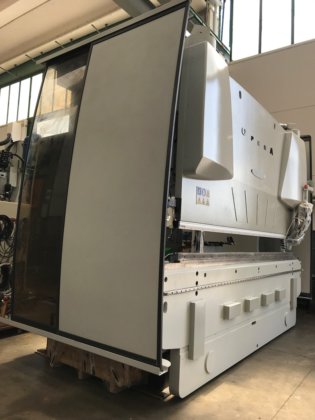 WARCOM OPERA 350-40 压力机