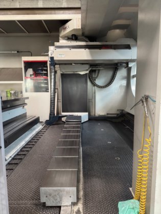 IMSA MF 2000 BB 掘削機