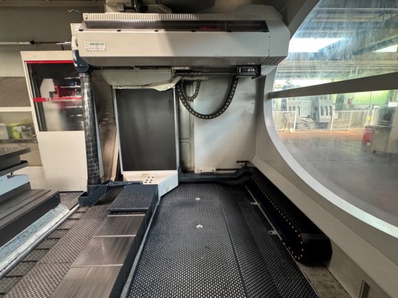 IMSA MF 2000 BB 掘削機