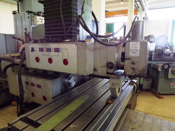 FIL FA 130 FREESMACHINE