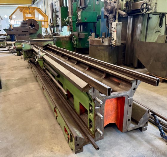 RIVOL 12000 平行车床