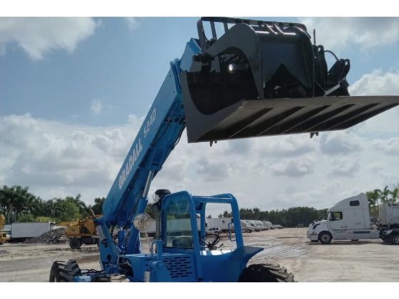 2002 GRADALL 524D TELEHANDLER in Miami, FL, USA