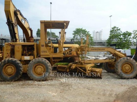 1976 CATERPILLAR 120G in Puchong,