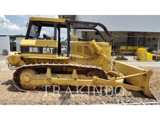 2004 CATERPILLAR D7G in Manado,
