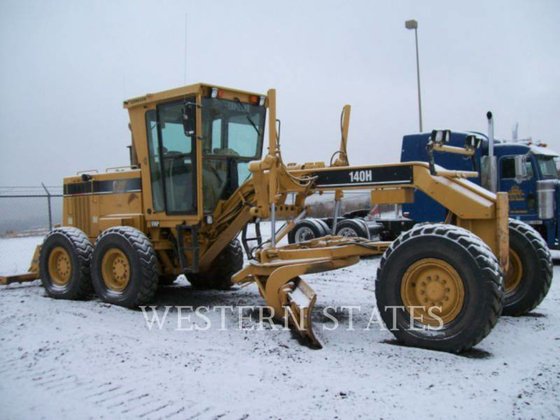 2001 CATERPILLAR 140H in Twin