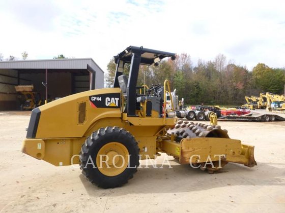 2012 CATERPILLAR CP44 in Charlotte,