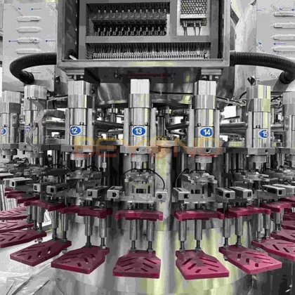 全自动二合一食用油灌装旋盖机生产线，实现高效精确的油类包装