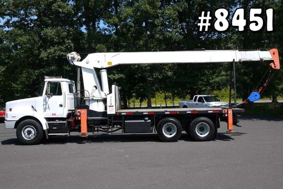 1998 QMC DEVAULT TRUCK 5555B