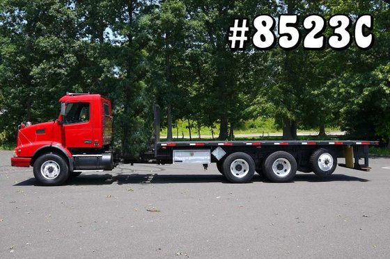 2003 VOLVO VHD64R: 24' STEEL