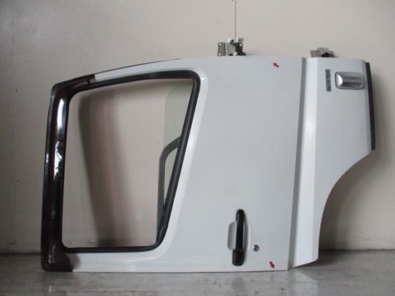 ふそう大型車　右FﾄﾞｱASSY