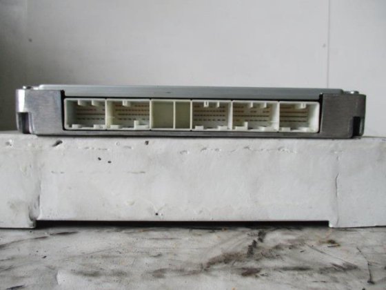 いすゞ大型車 エンジンコンピューター