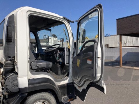 H25年式　フォワード　ダンプ　走行距離8万km台！