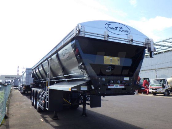 未使用車 トラウトリバー ベルトコンベア式トレーラー