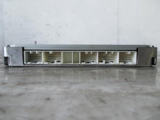 いすゞ大型車 エンジンコンピューター