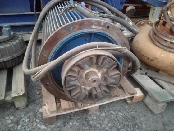 电动机 210 千瓦