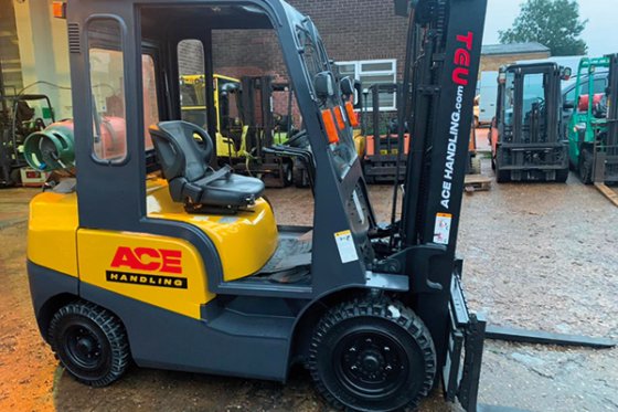 Type Lp Light Driver TEU FG25T in Rugby, England, United Kingdom