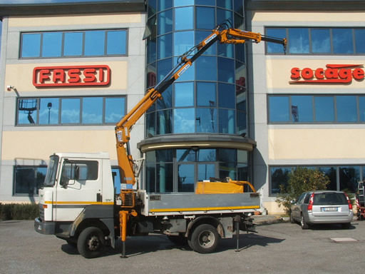 NISSAN l50 dump truck in