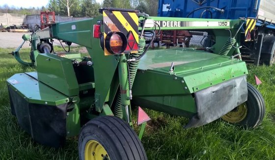 JOHN DEERE 1350 mower-conditioner in