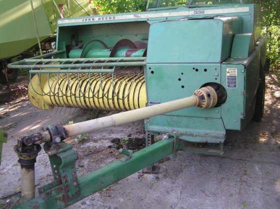 JOHN DEERE 336 square baler