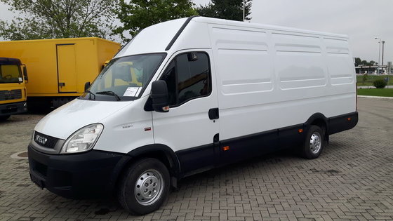 2011 IVECO 35s11 maxi 5550
