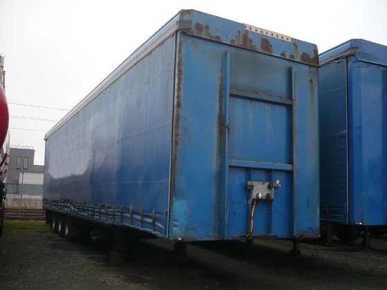 2004 SPM324 curtain side semi-trailer