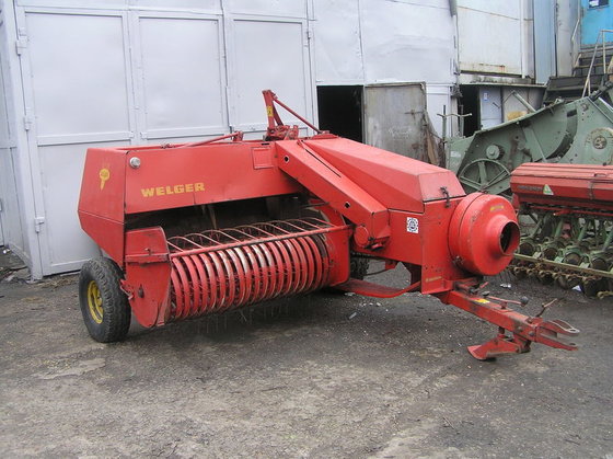 WELGER AP 61 square baler