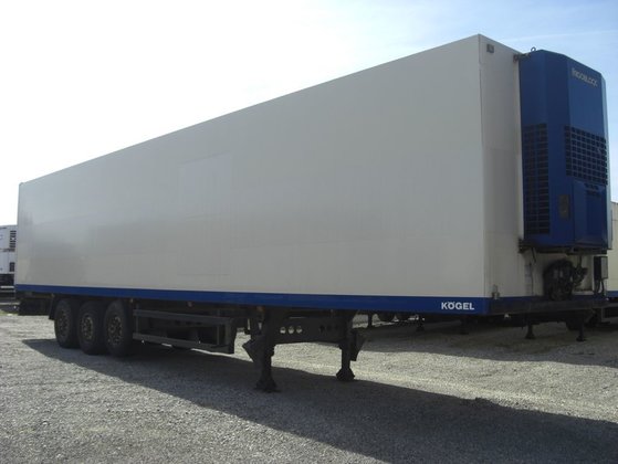 2001 KÖGEL SVKA24/MULTITEMP refrigerated semi-trailer