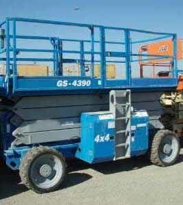 2004 GENIE GS4390RT scissor lift