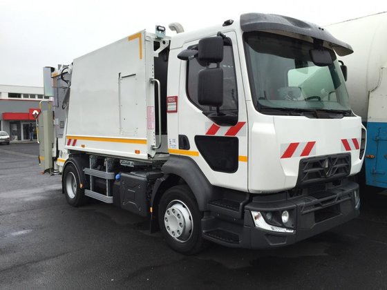 2015 RENAULT Midlum 220 garbage
