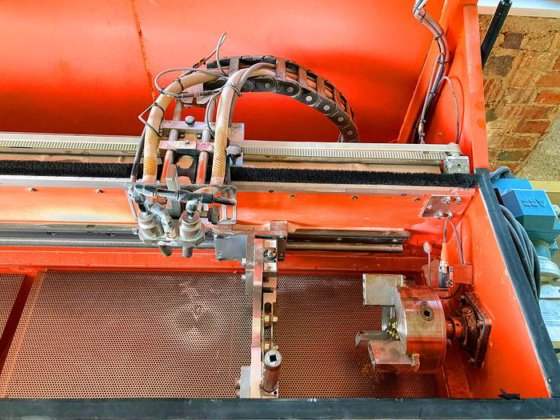 Cleaning system, for ceramic flexo