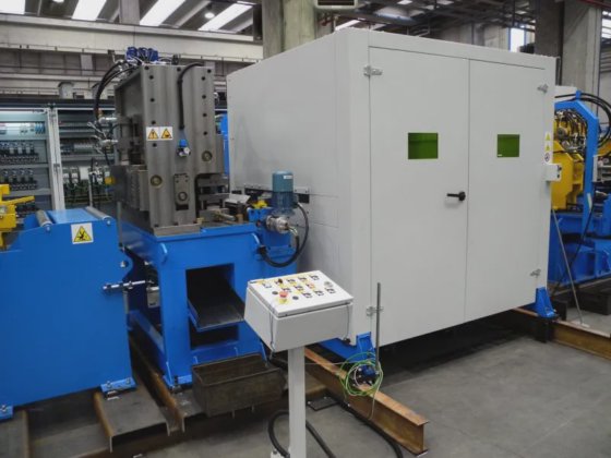 钢卷线的冲孔和激光-等离子切割