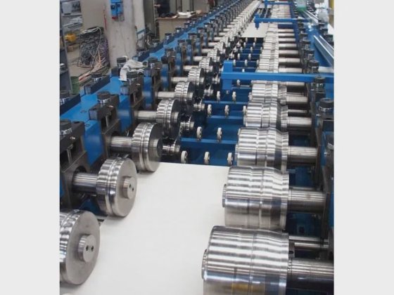 开关设备安装板面板和立柱生产线