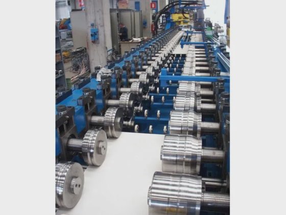 金属柜面板生产线