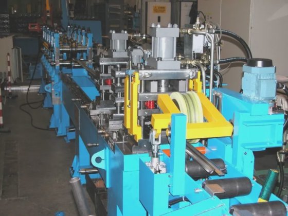 围栏和葡萄园柱生产线