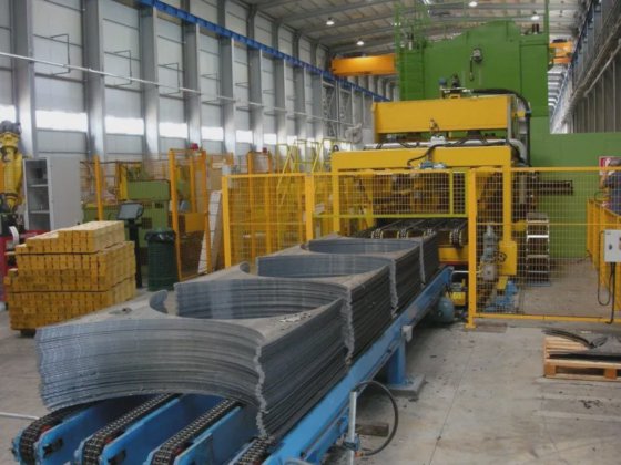 圆盘和模板生产线