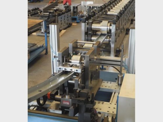 汽车行业辊压成型机生产线