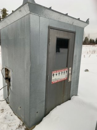 2005 edificio de equipos de