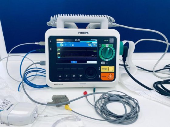 2018 PHILIPS Efficia DFM 100 Portable defibrillator in Lublin, Poland