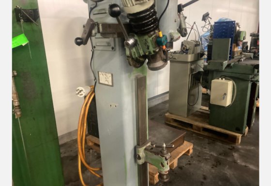 センターポイント研削盤 クライン