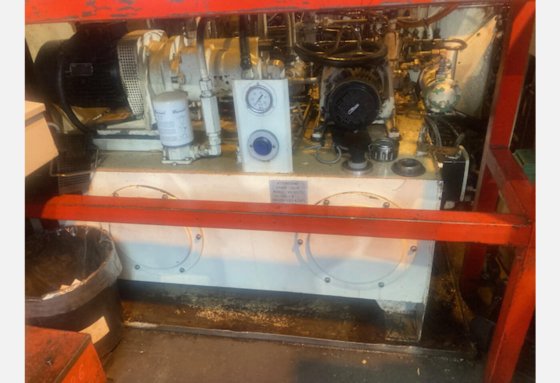 2004年式 センターレス研削盤 GIUSTINA TYPE 114/500