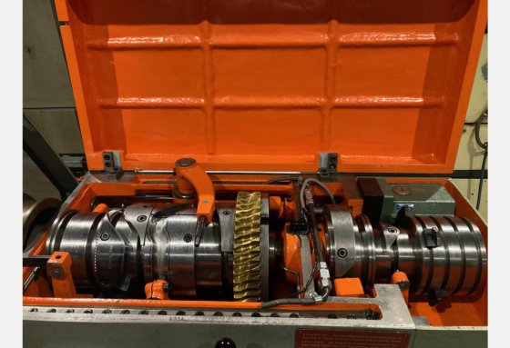 TORNO MULTIFUSO TORNOS SAS16