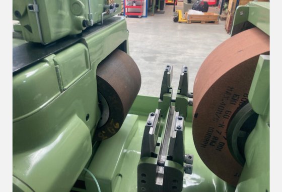 センタレス研削盤 ROSSI 400