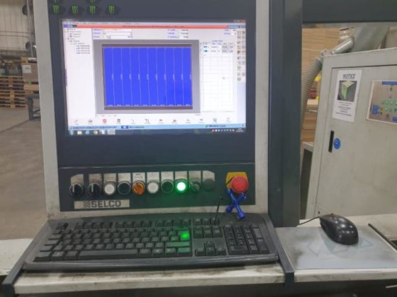 SELCO - WNT 750 自动后装板锯