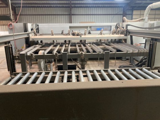 SELCO - WNT 7自動後載入パネルソー