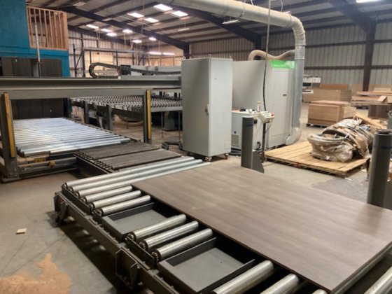 SELCO - WNT 7自動後載入パネルソー